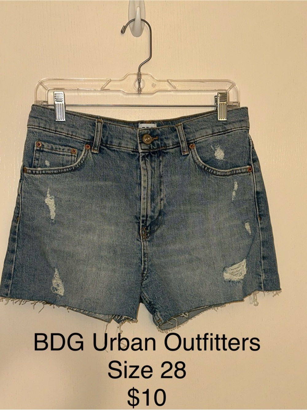 Urban Outfitters BDG Faded Blue Distressed Denim Shorts Size 6/28
